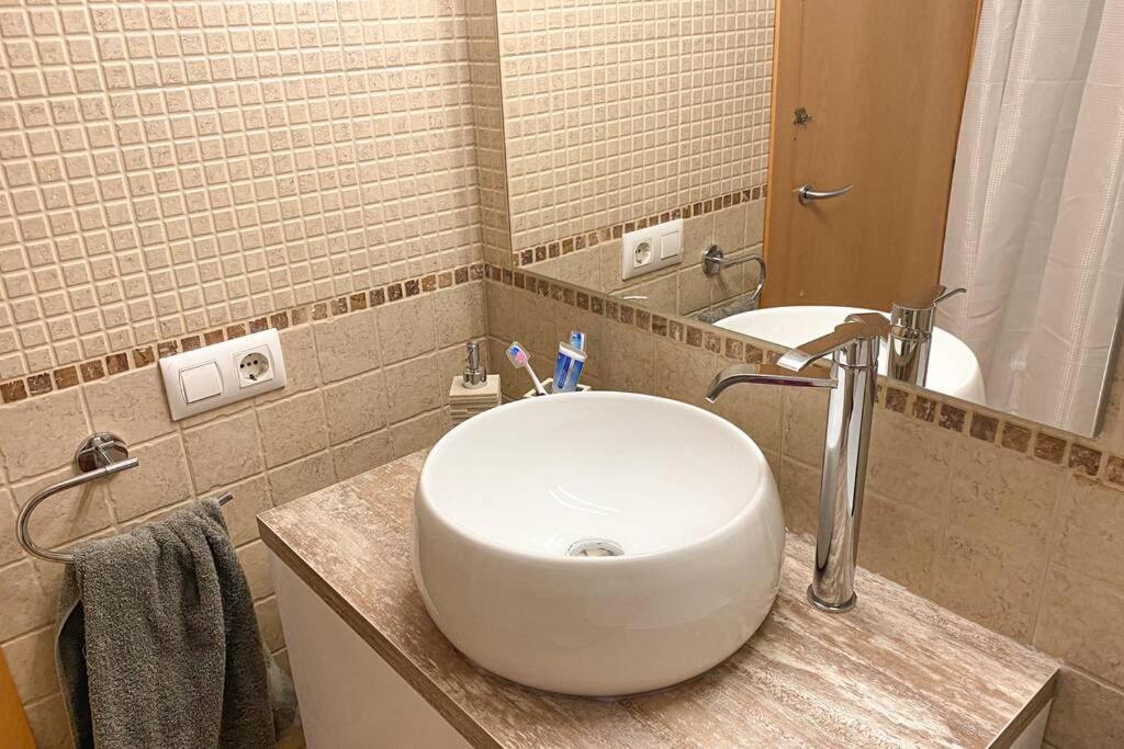 شقة Blue Marina - Terraza, Piscina Y Wifi Gratis روساس المظهر الخارجي الصورة
