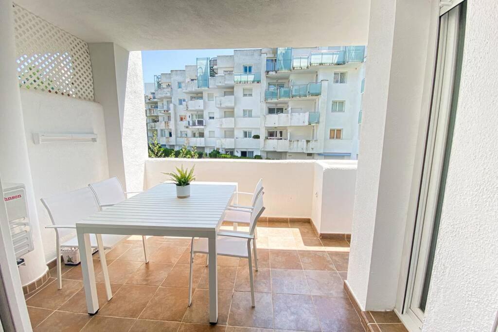 شقة Blue Marina - Terraza, Piscina Y Wifi Gratis روساس المظهر الخارجي الصورة