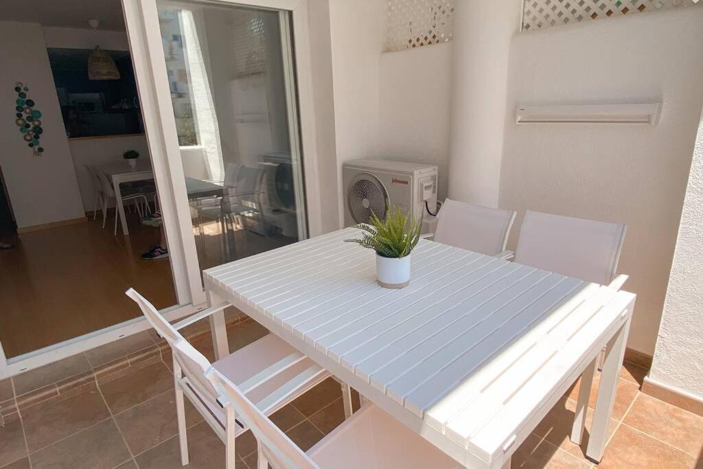 شقة Blue Marina - Terraza, Piscina Y Wifi Gratis روساس المظهر الخارجي الصورة